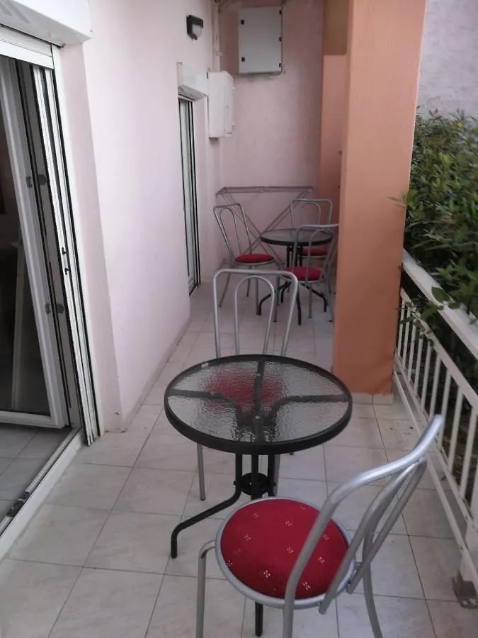 Ta Apartment